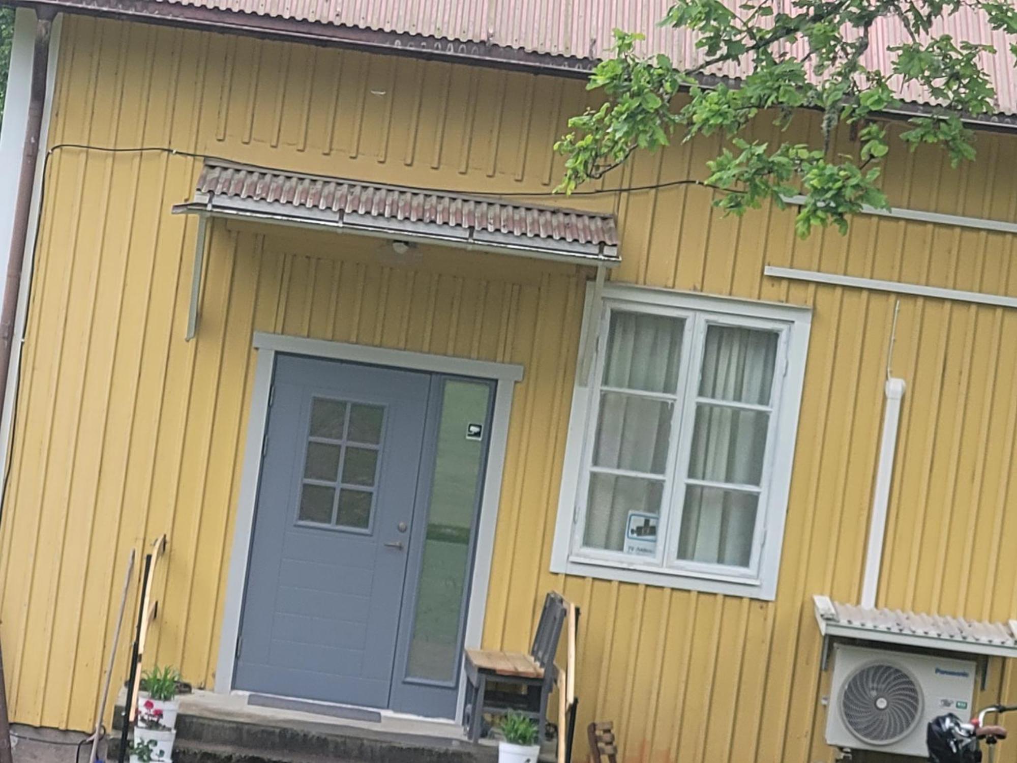 1:25 *